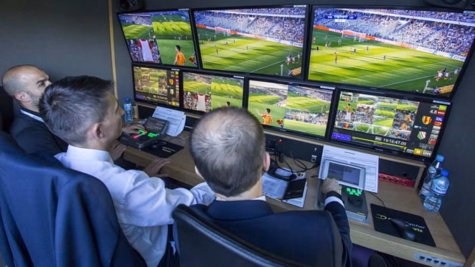 Cum blochează FRF introducerea VAR în Liga 1! LPF: ,,Federaţia nu are sau nu vrea să aloce fonduri”