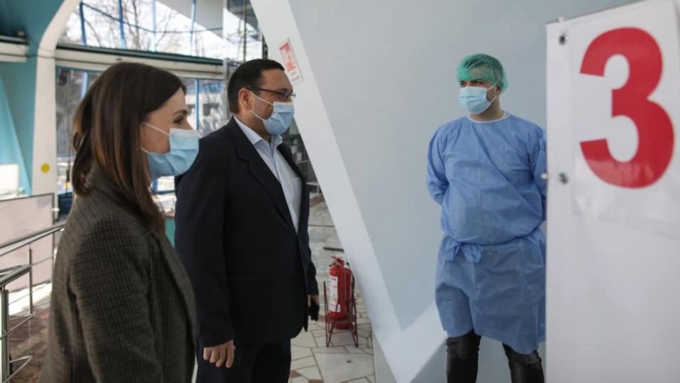 Traian Berbeceanu, în vizită la centrele de vaccinare: ”Persoanele întâlnite în zonele pre și post vaccinare erau mulțumite de serviciile medicale și de condiții”