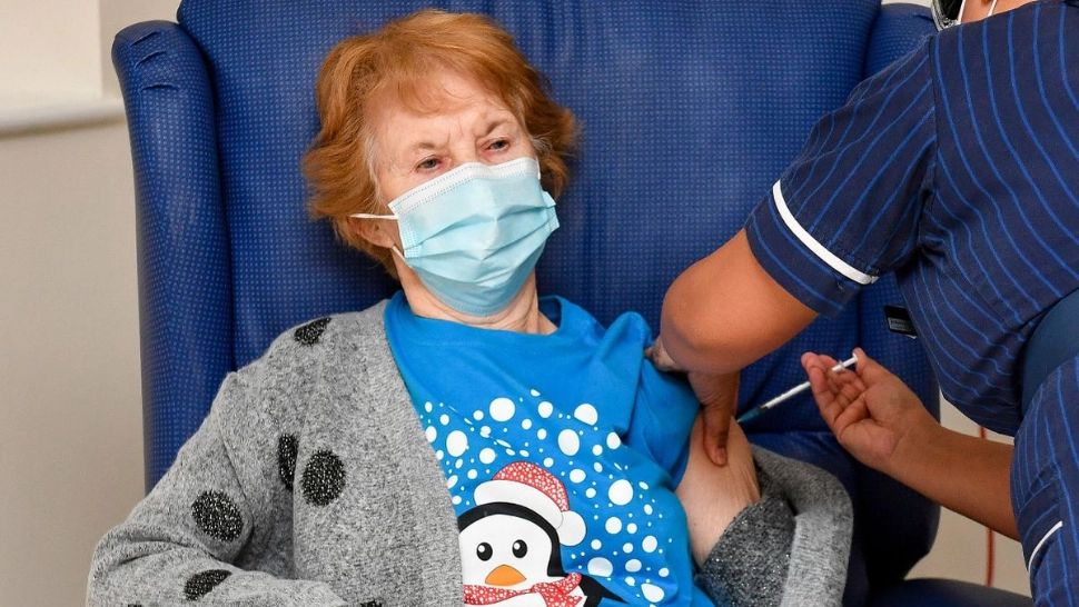 Se întâmplă în România! Două centre de vaccinare din Vrancea stau cu lacătul pe ușă din lipsă de personal 