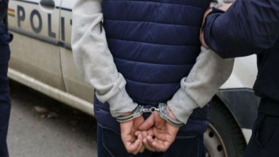 Tânără din Botoșani răpită, sechestrată și violată pe un câmp. Unul dintre agresori are 15 ani