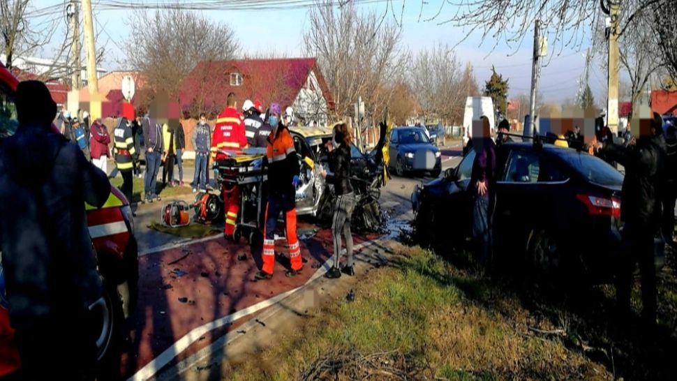 FOTO Accident deosebit de GRAV, cu șase victime în județul Ialomița. Trafic deviat