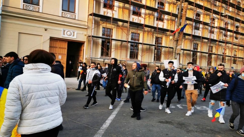 Proteste anti-restricții în Timișoara, oraș aflat în carantină - Imagini 