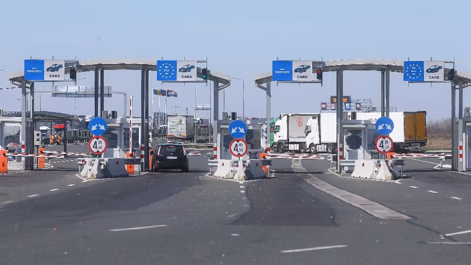 ȚEAPĂ la Vama Nădlac cu plata rovignetei. Cum sunt înșelați șoferii la casa de plată 