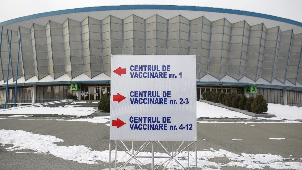 Ministerul Sănătății anunță sancțiuni după ce unui tânăr i s-a făcut rapelul cu alt vaccin la un centru din Romexpo: AMENZI de 24.000 de lei