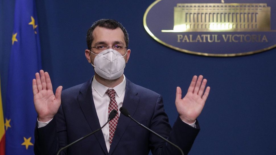 Vlad Voiculescu, o nouă GAFĂ: A întârziat și a greșit discursul la o întâlnire cu omologii europeni