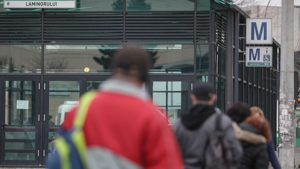 Reparații la metrou. Se închide o cale de acces la stația Unirii. Pe unde vor putea intra călătorii