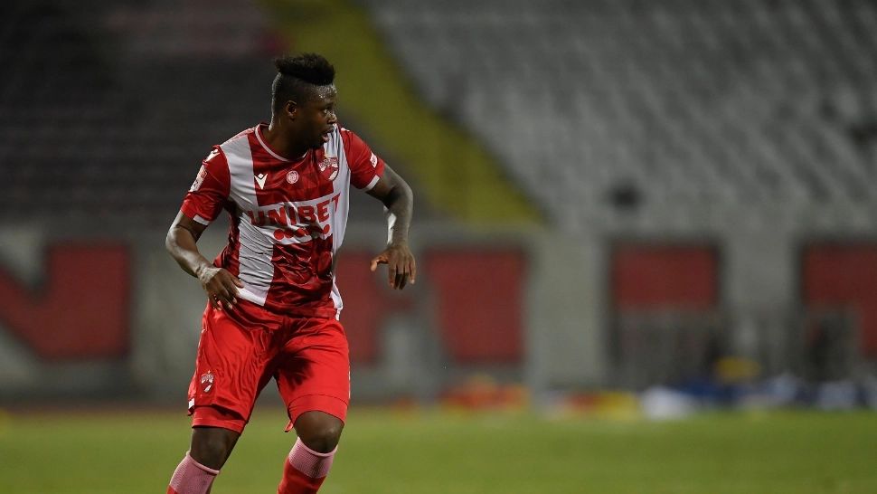 OPINIE | Magaye Gueye și bătaia de joc la adresa clubului Dinamo: “Așa joc eu fotbal! Înțelegi?”