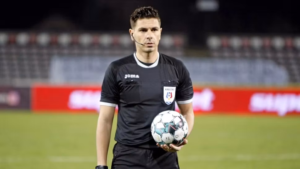 Atac fără margini la adresa arbitrilor din Liga 1: ,,Trebuie să-i pregătim să arbitreze, nu pentru VAR! Habar nu au” 