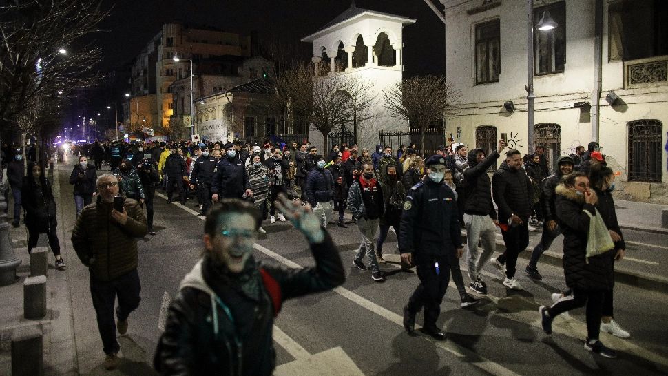 Proteste anti-Covid. Psiholog: „Nu cadrele medicale sunt vinovate pentru actuala situație, ci politicienii”