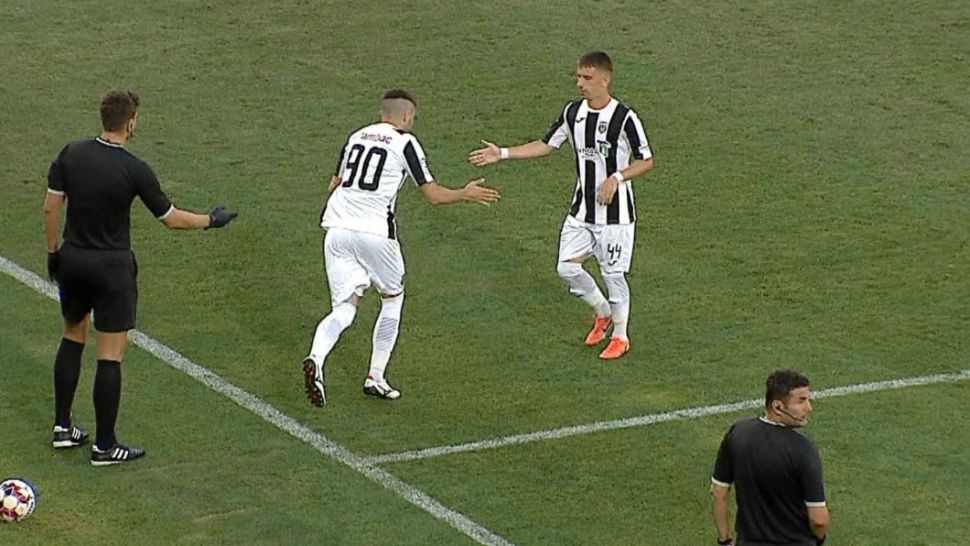 EXCLUSIV | De ce sunt umiliţi jucătorii din cauza regulii U21: ,,Antrenorii nu riscă, pentru că patronii cer rezultate'' 