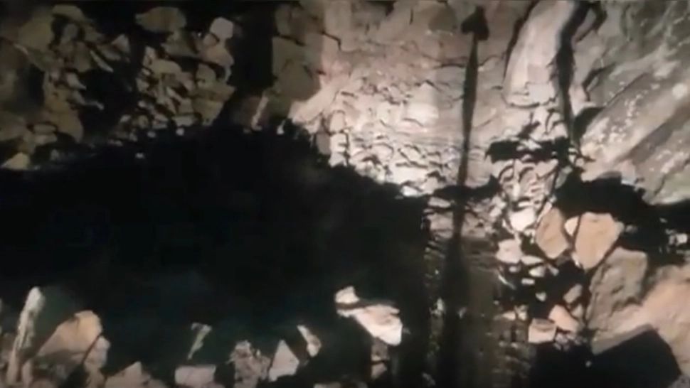 Alunecare masivă de teren în județul Buzău: Drum BLOCAT