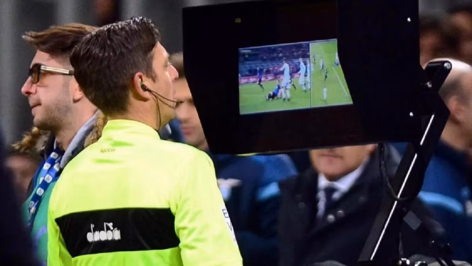 FOTO | LPF vine cu probe în scandalul iscat cu Burleanu! ,,FRF putea accesa bani de la FIFA pentru VAR''