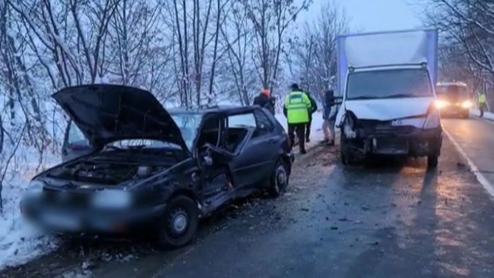 Accident grav, din cauza vitezei: trei victime, între care doi copii