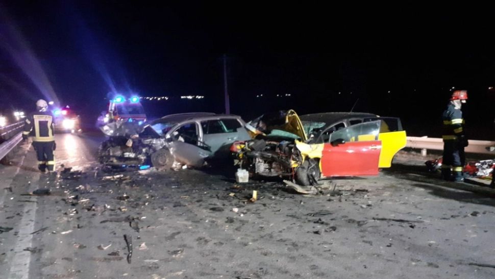 FOTO - Accident îngrozitor la ieșirea din Urziceni - Cinci persoane au fost grav rănite