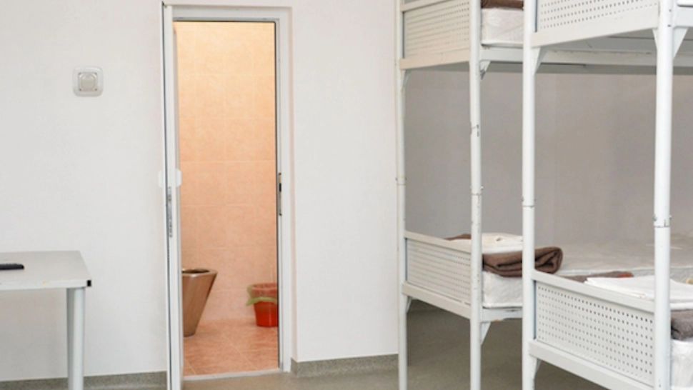 Un bărbat cercetat pentru omor s-a sinucis în arestul Poliției din Satu Mare