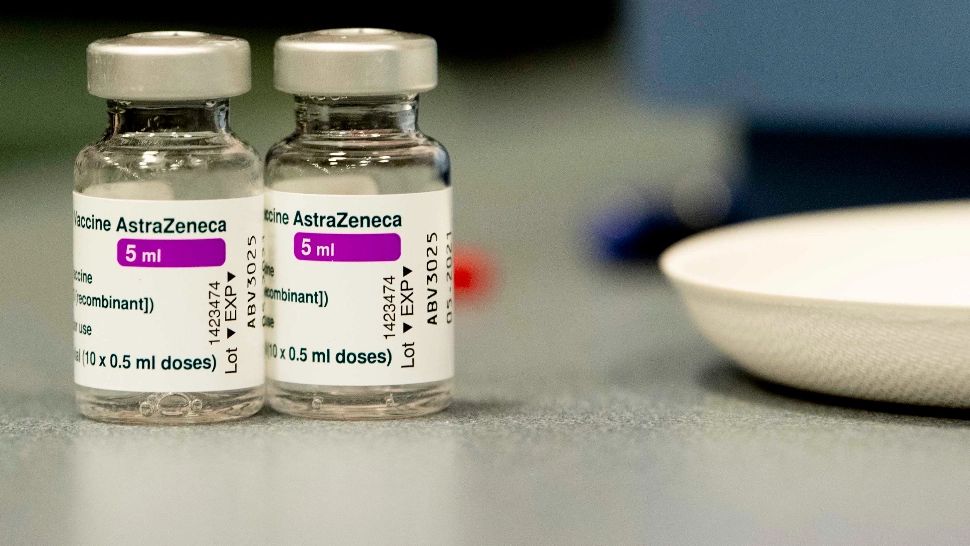 Încă o țară suspendă vaccinarea cu AstraZeneca! Care este MOTIVUL