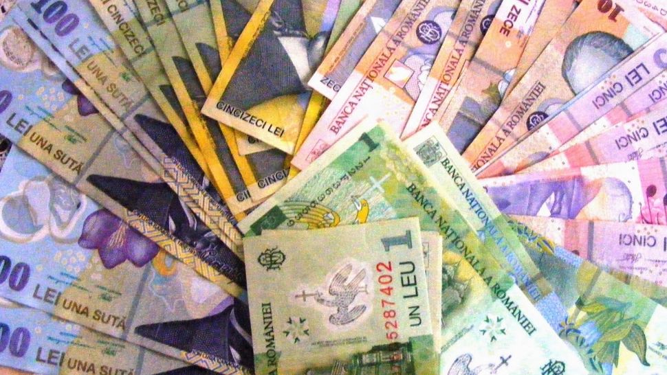 BONUS pentru părinții care revin la serviciu mai devreme de 6 luni de la nașterea copilului! Raluca Turcan, anunț despre majorarea reinserției 