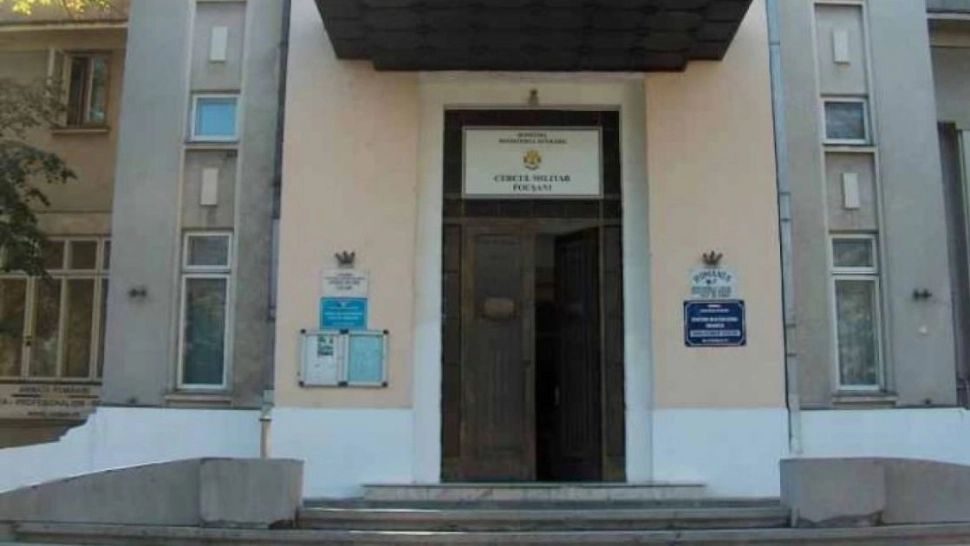 SCANDAL la Centrul de Vaccinare de la Casa Armatei Focșani. Autoritățile își "aruncă pisica" una alteia