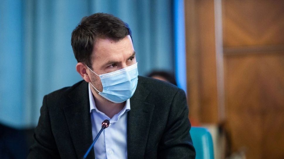 Cătălin Drulă: „Spun foarte clar: Rădoi, s-a terminat! Ce ai făcut zeci de ani nu mai merge!” Ministrul a cerut restabilirea circulației la metrou VIDEO