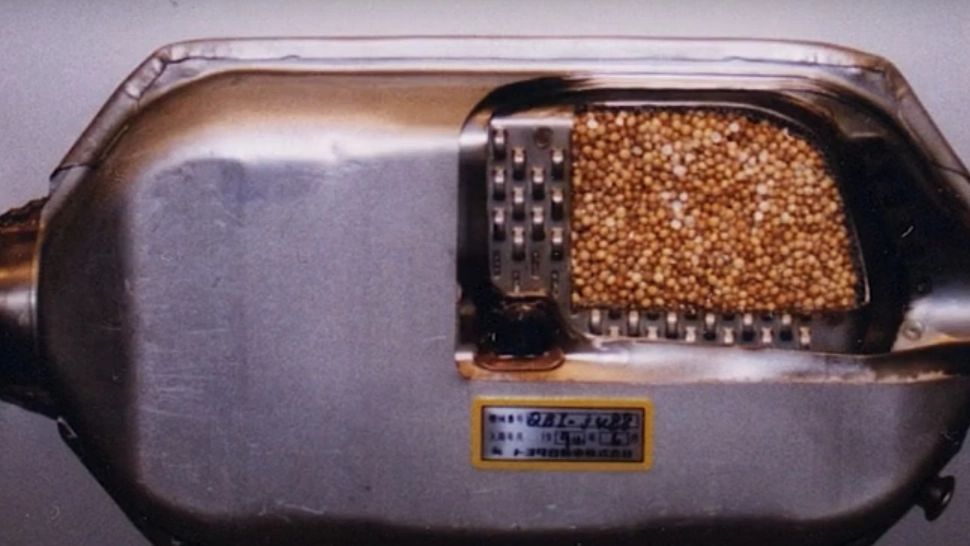 VIDEO Ce mai fură hoții auto. Sunt la modă catalizatoarele 