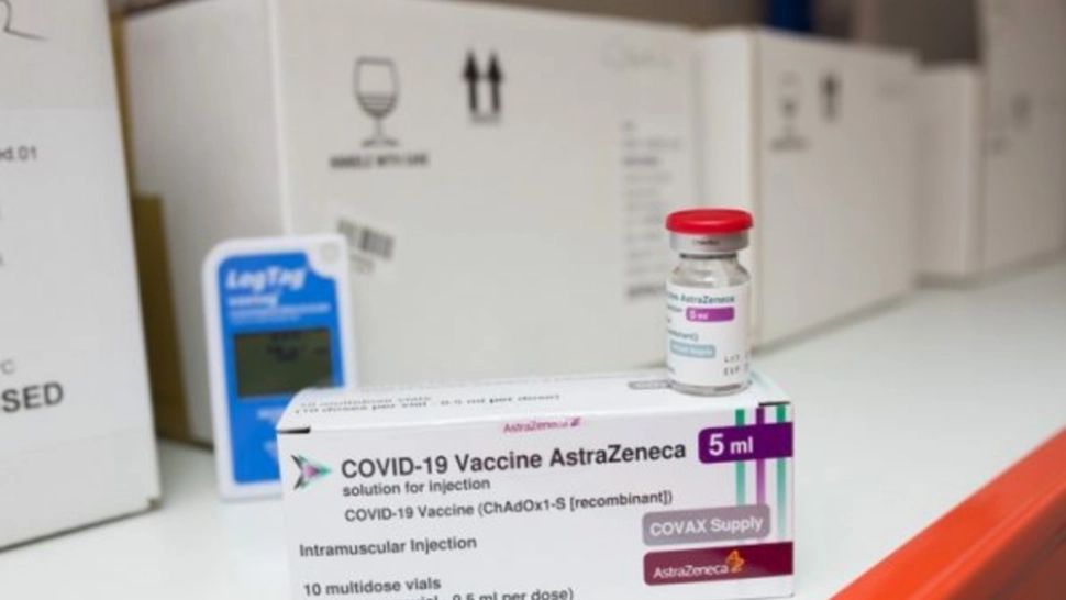 Un bărbat de 70 de ani a murit la o zi după vaccinarea anti-COVID cu serul AstraZeneca. Ce spun medicii