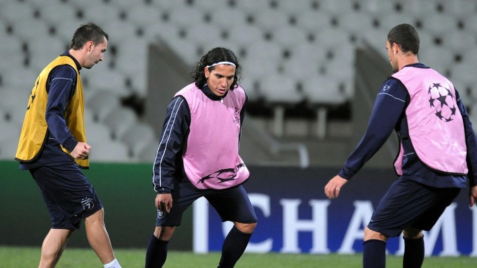 Un fost atacant al echipei finanțate de Gigi Becali, alergat de suporteri pe stradă