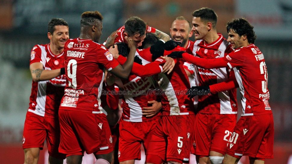 Surpriza fanilor lui Dinamo pentru victoria cu Poli Iași! Ce primă au primit jucătorii