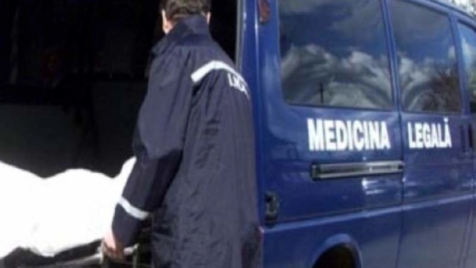 O femeie din Brașov a murit după ce s-a aruncat de la etajul 4 al blocului. MESAJUL lăsat în biletul de adio