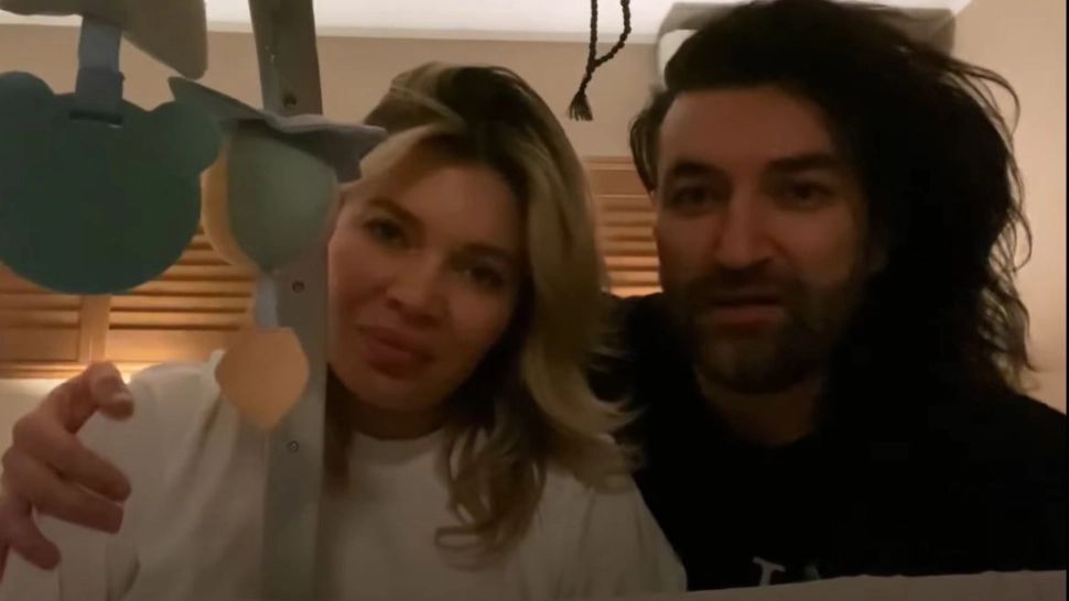 VIDEO Gina Pistol și Smiley au devenit părinți: „Așa începe fericirea. Suntem deja 3”