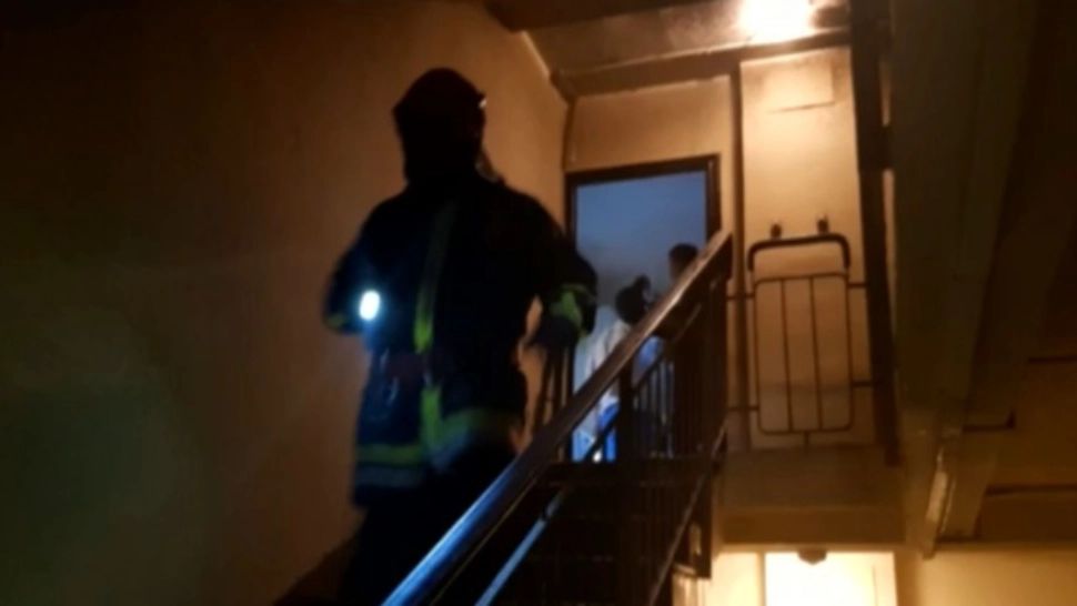 Incendiu la Spitalul de Psihiatrie din Craiova! Trei cadre medicale au fost transportate la spital cu fracturi. Au sărit de la ETAJ