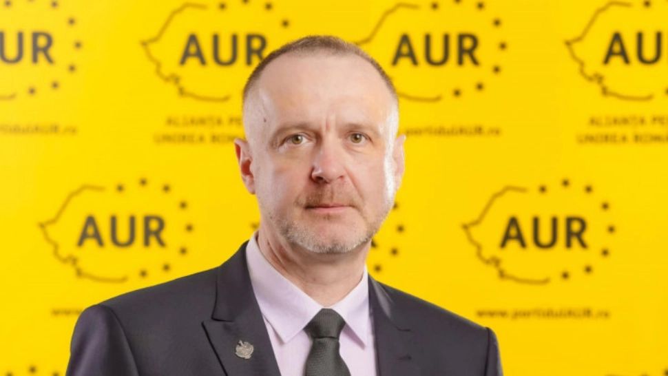 SCANDAL în Parlament după discursul xenofob pentru omagierea legionarilor. DIALOG aprins între senatorul AUR Sorin Lavric și deputatul Silviu Vexler