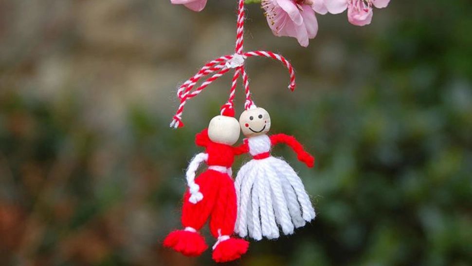 Pe ce parte se poartă mărțișorul - Puțină lume știe acest lucru