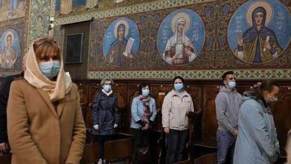 Surse: Bisericile, deschise până la ora 2:00 în noaptea de Înviere