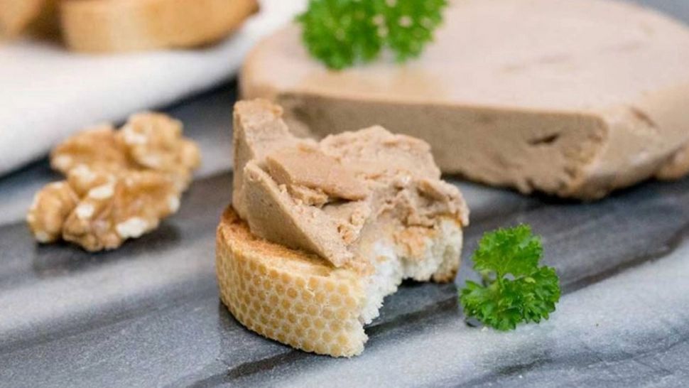 Din ce e făcut, de fapt, PATEUL VEGETAL. O adevărată "bombă alimentară" pentru organism 