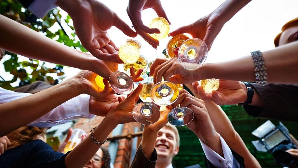 Petrecere PSD de 8 martie, spartă de polițiști. Șefa zonei de munte a partidului, în fruntea tarafului