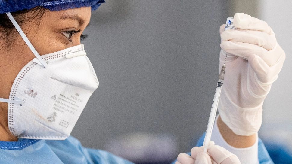 Primul centru de vaccinare din țară care va funcționa NON-STOP a fost deschis marți. În ce oraș se află