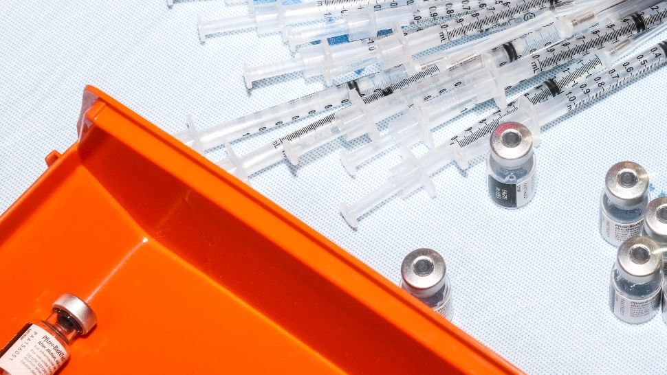 Vaccinul Pfizer, mai PUȚIN eficient în cazul persoanelor obeze. Ce recomandă cercetătorii - date preliminare