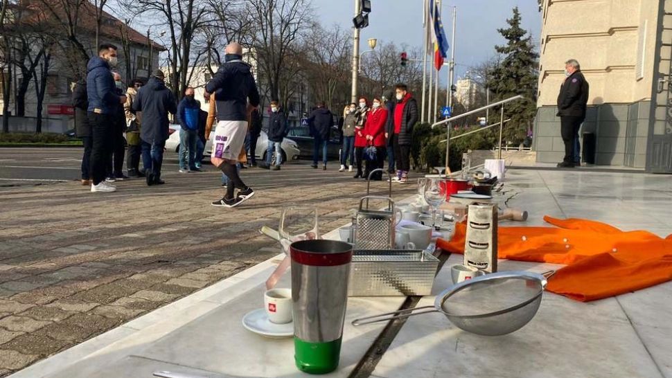 Senatorii au decis: Se majorează plafonul ajutoarelor de stat pentru firmele din HORECA