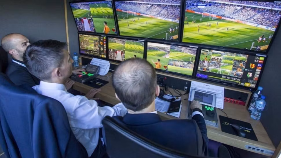 Costuri duble pentru echipele din Liga 1 dacă se va implementa sistemul VAR! ,,Oficialii cluburilor trebuie să-şi asume” 