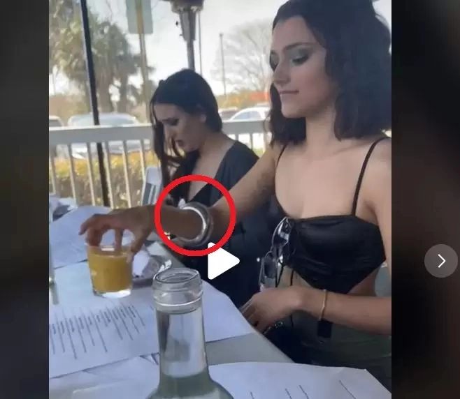 VIDEO – Părea o simplă brățară la mâna acestei fete. Ce ascundea în realitate – Prietenele ei au început să râdă copios