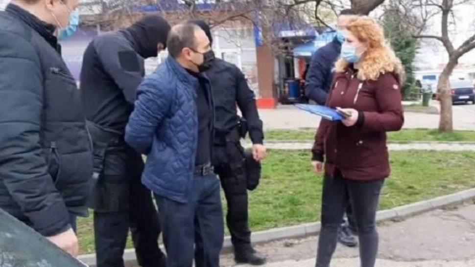 Angajat al unui şef de la FRF este acuzat că a abuzat sexual trei fetiţe și le-a șantajat cu poze compromițătoare