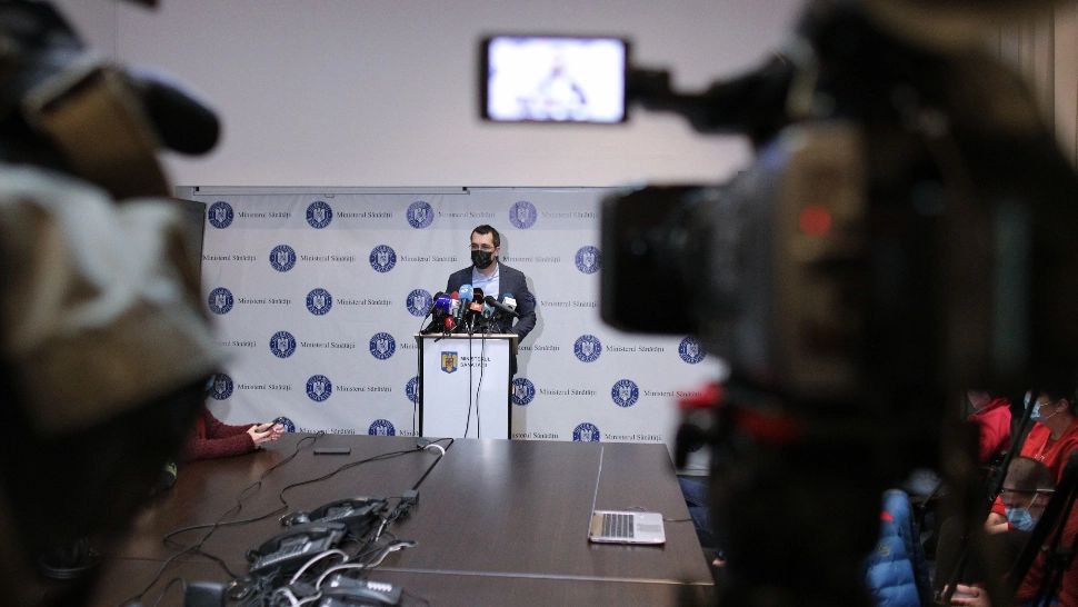 Vlad Voiculescu sugerează că numărul de decese COVID-19 nu este raportat corect: "Investigația pe care am început-o arată diferențe fundamentale între ceea ce se raportează și datele reale”
