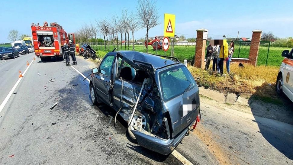 FOTO Accident grav pe DN2, în dreptul localității Lilieci: Trei persoane rănite, printre care și un copil