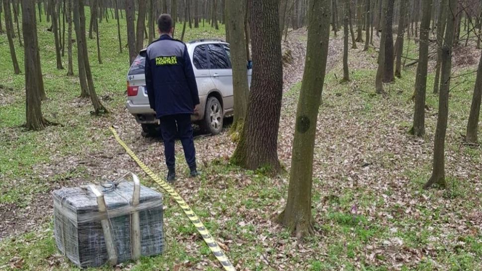 Focuri de armă la granița cu Ucraina pentru prinderea unor contrabandiști de țigări. Vinovații au abandonat marfa și au fugit