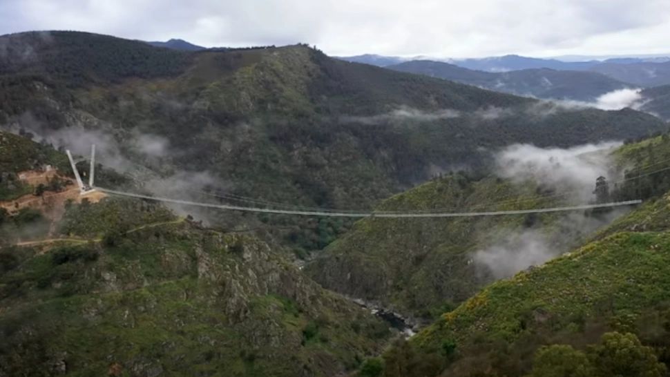 VIDEO A fost inaugurat cel mai lung pod pietonal suspendat din lume. Unde este și ce lungime are