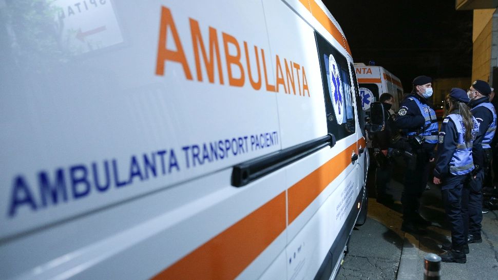 Primii pacienți COVID au ajuns la Spitalul Foișor: Ambulanțele nu reușesc să intre în unitatea spitalicească