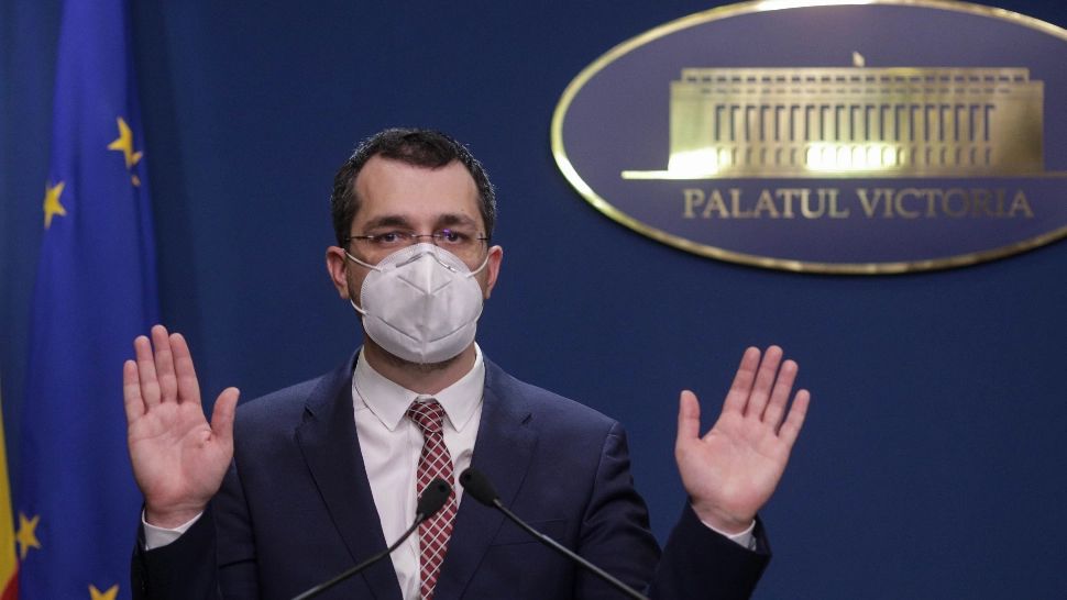 CÂND se vor schimba regulile de înmormântare a celor care au fost bolnavi de COVID-19 - Florin Cîțu și Vlad Voiculescu au făcut primul anunț