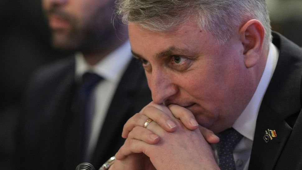 Fără petreceri de Paște și de 1 Mai! Ce spune ministrul de Interne despre renunțarea la mască