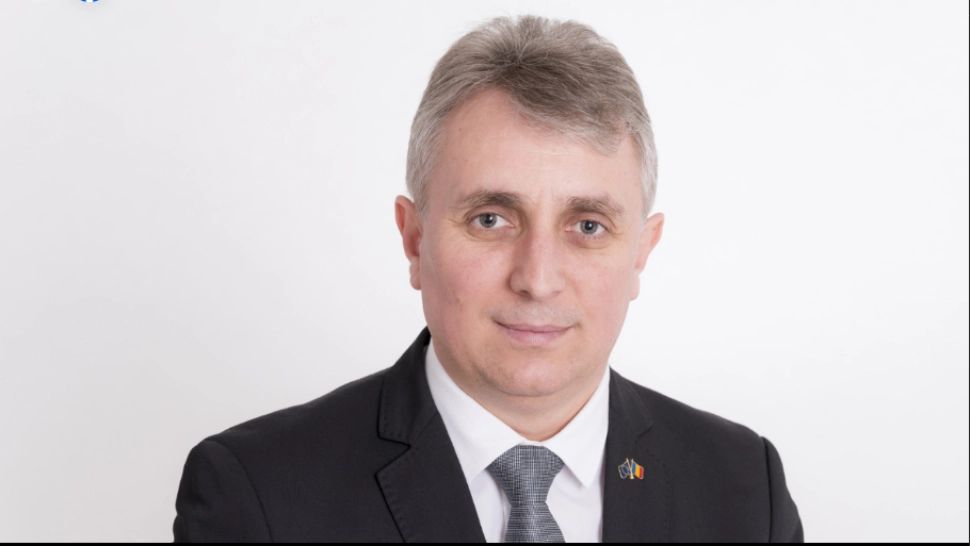 Lucian Bode, mesaj pentru noii prefecți și subprefecți: „Obiectivul principal pe care îl aveţi este satisfacerea intereselor comunităţii” 