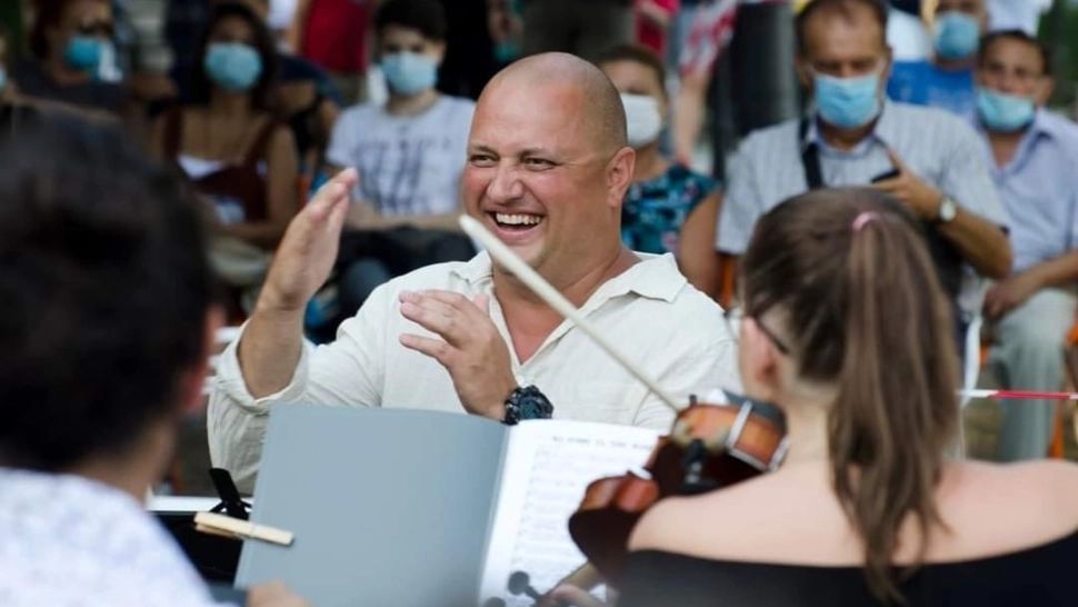 Doliu în muzică. Un cunoscut dirijor clujean a murit de COVID-19, la doar 42 de ani